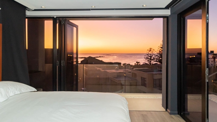 5 Bedroom Property for Sale in Bloubergstrand Western Cape
